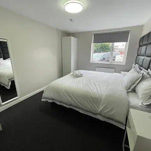 Mays - 102 Mill Street, Free Parking, 2 Minute Walk To Baltic Market And Centre - Sleep 1-10 Guests Liverpool